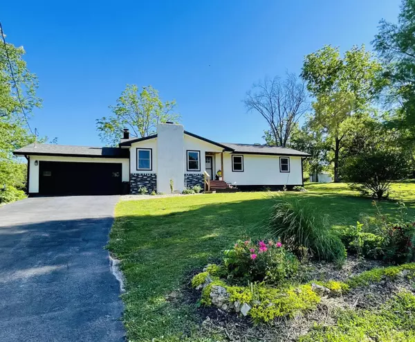 1705 Lakeview Drive, Ava, MO 65608