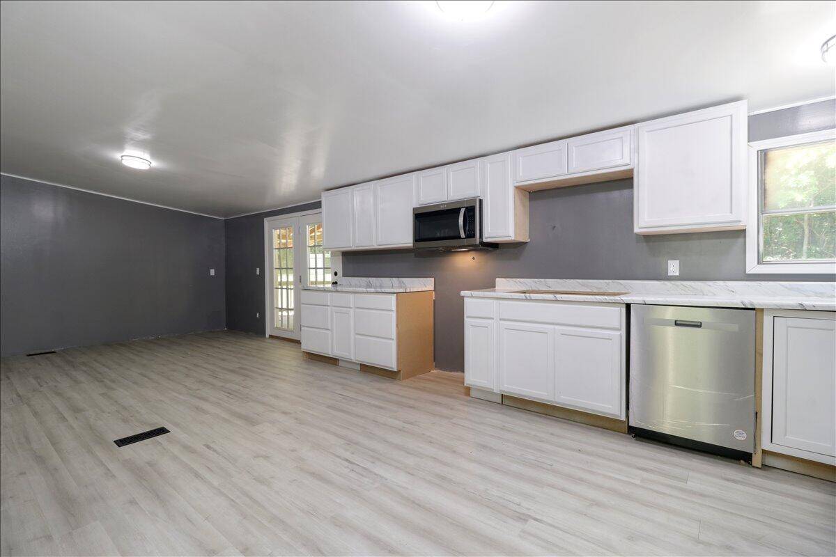 West Plains, MO 65775,8494 Private Road 6857