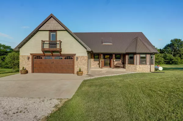 5116 S 165th Road, Bolivar, MO 65613