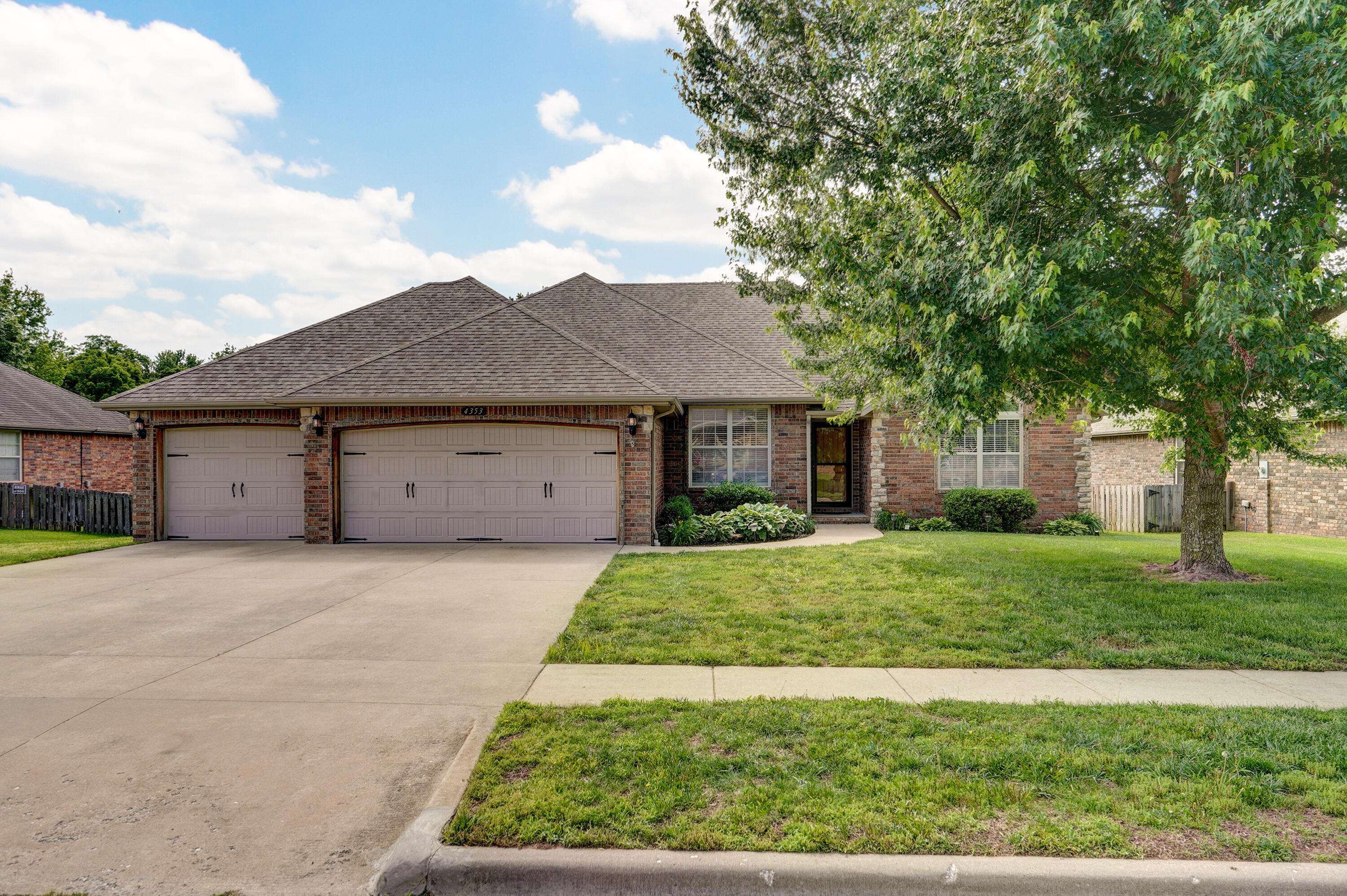 4353 S Frisco Trails Road, Springfield, MO 65810