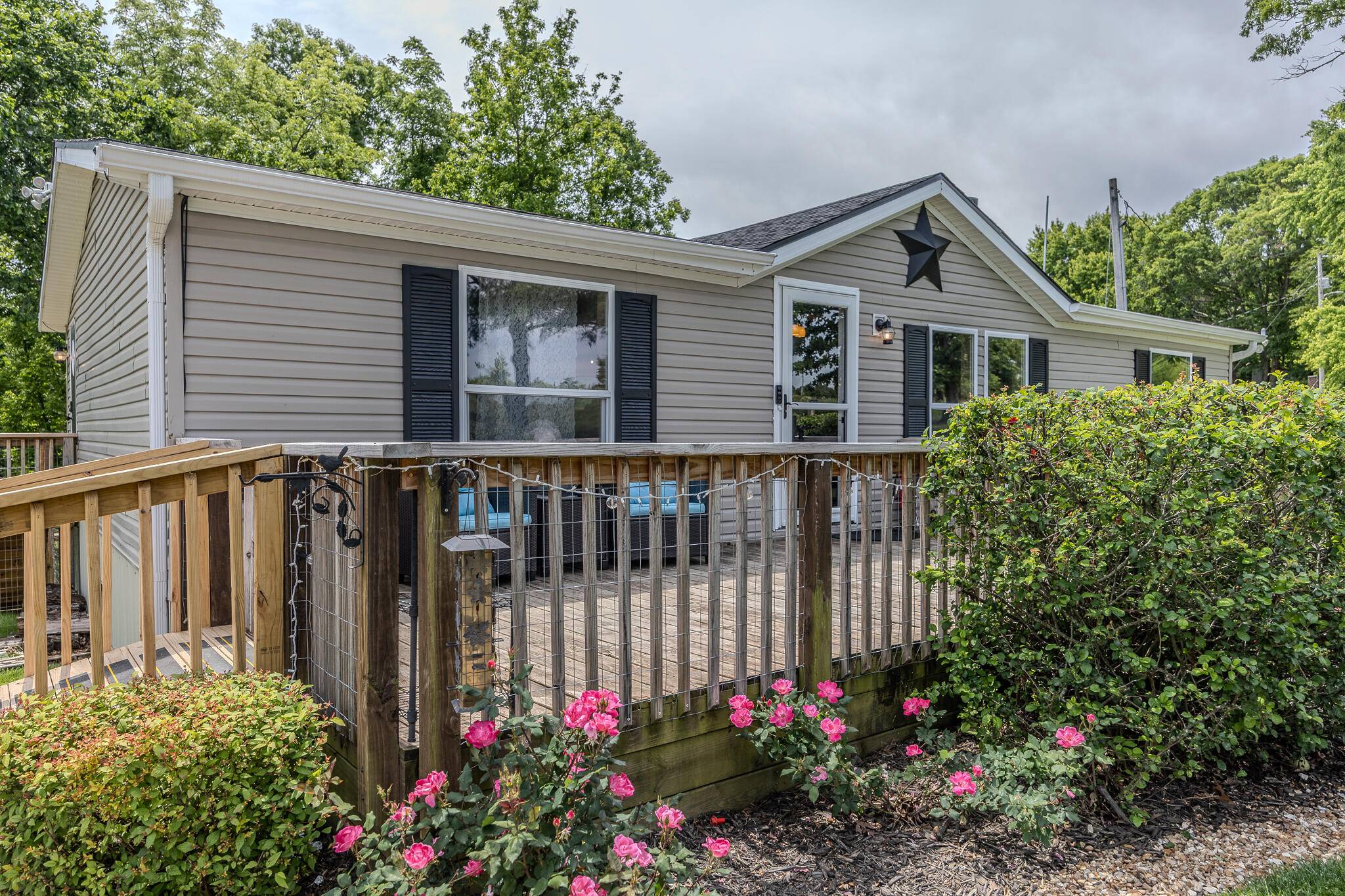 23542 Highway Mm, Lebanon, MO 65536