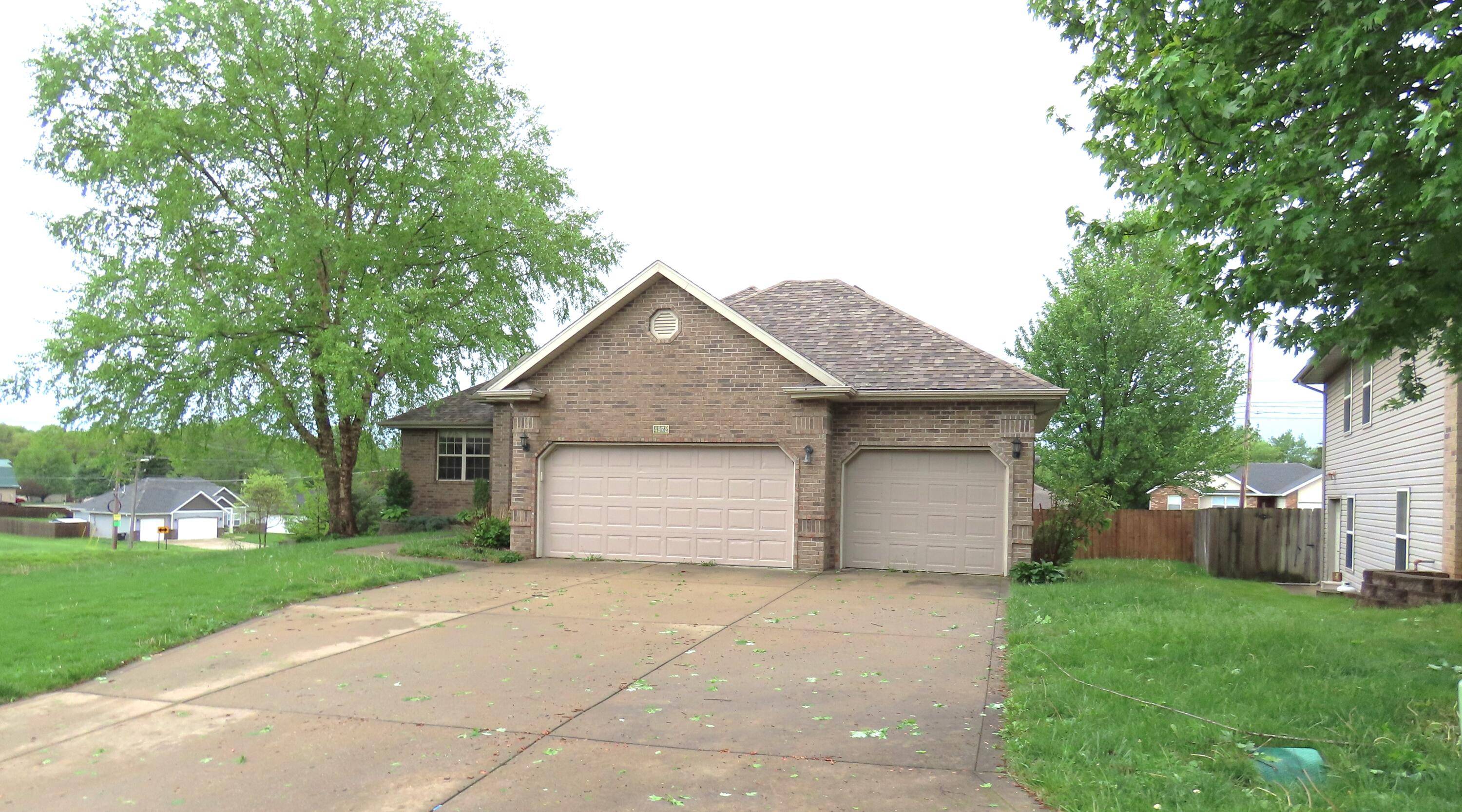 4972 E Cherry Circle, Springfield, MO 65809