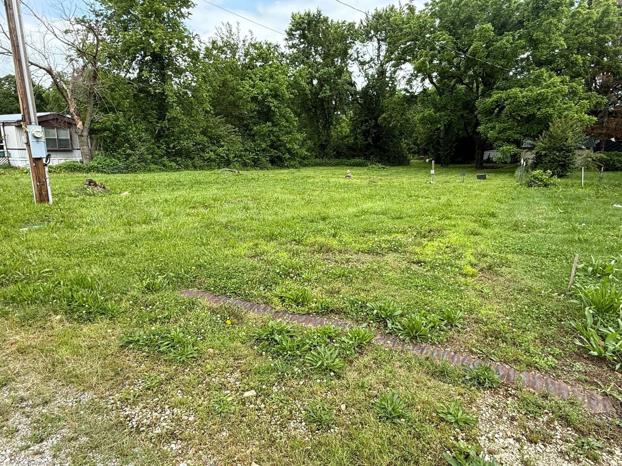 Koshkonong, MO 65692,202 Forest Street