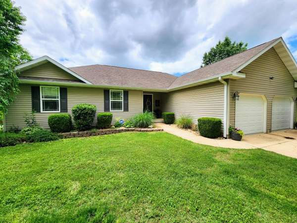 7661 Private Road 2459, West Plains, MO 65775