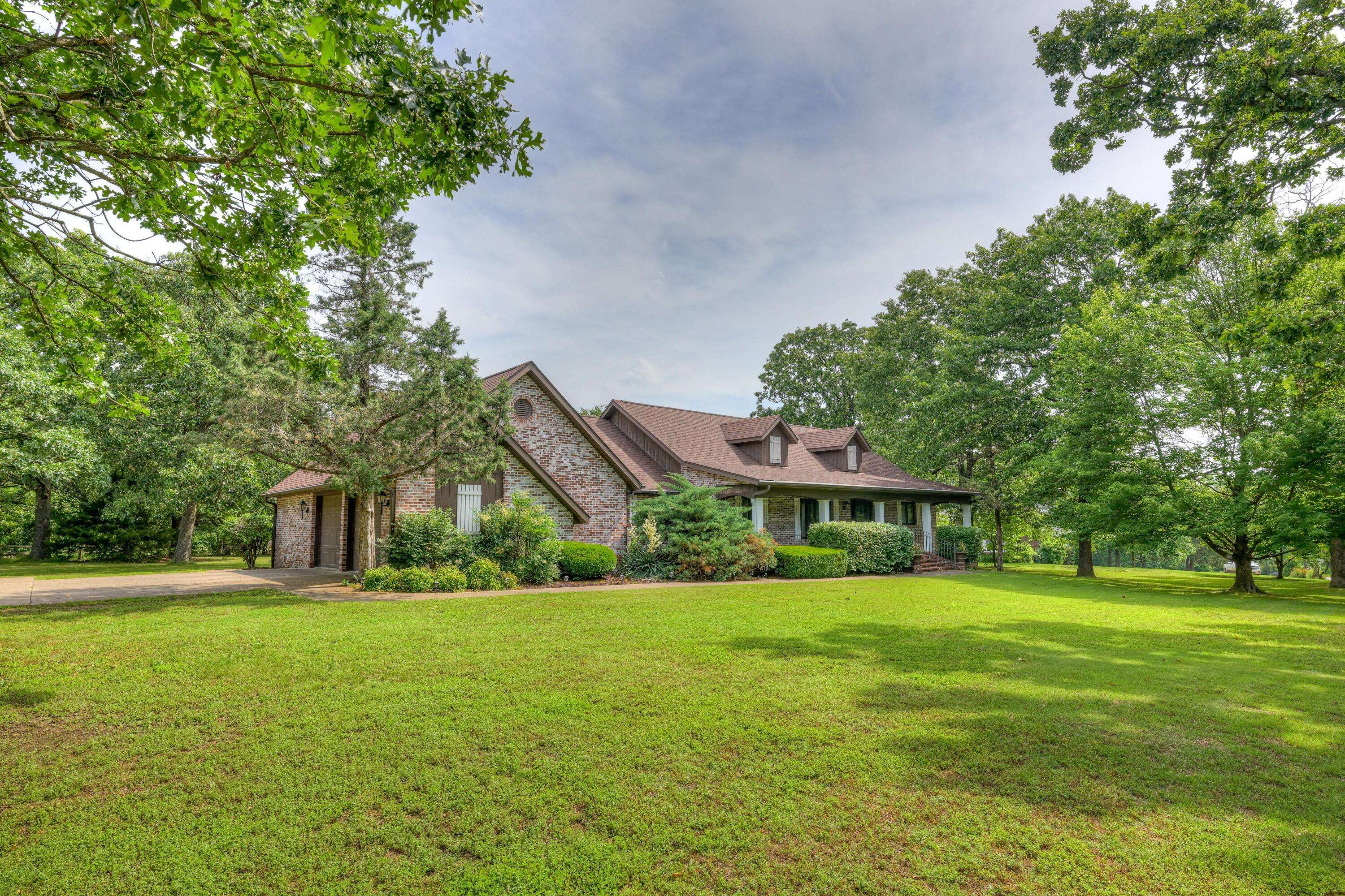 Neosho, MO 64850,1330 Stoneledge Lane