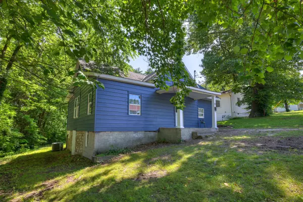 Neosho, MO 64850,333 W Hill Street