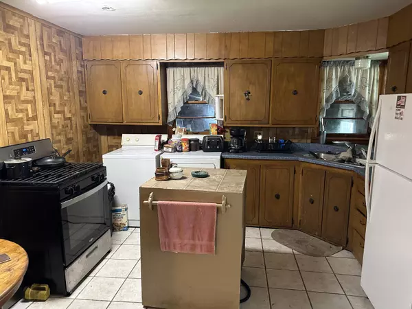 Seneca, MO 64865,1003 Adams Avenue