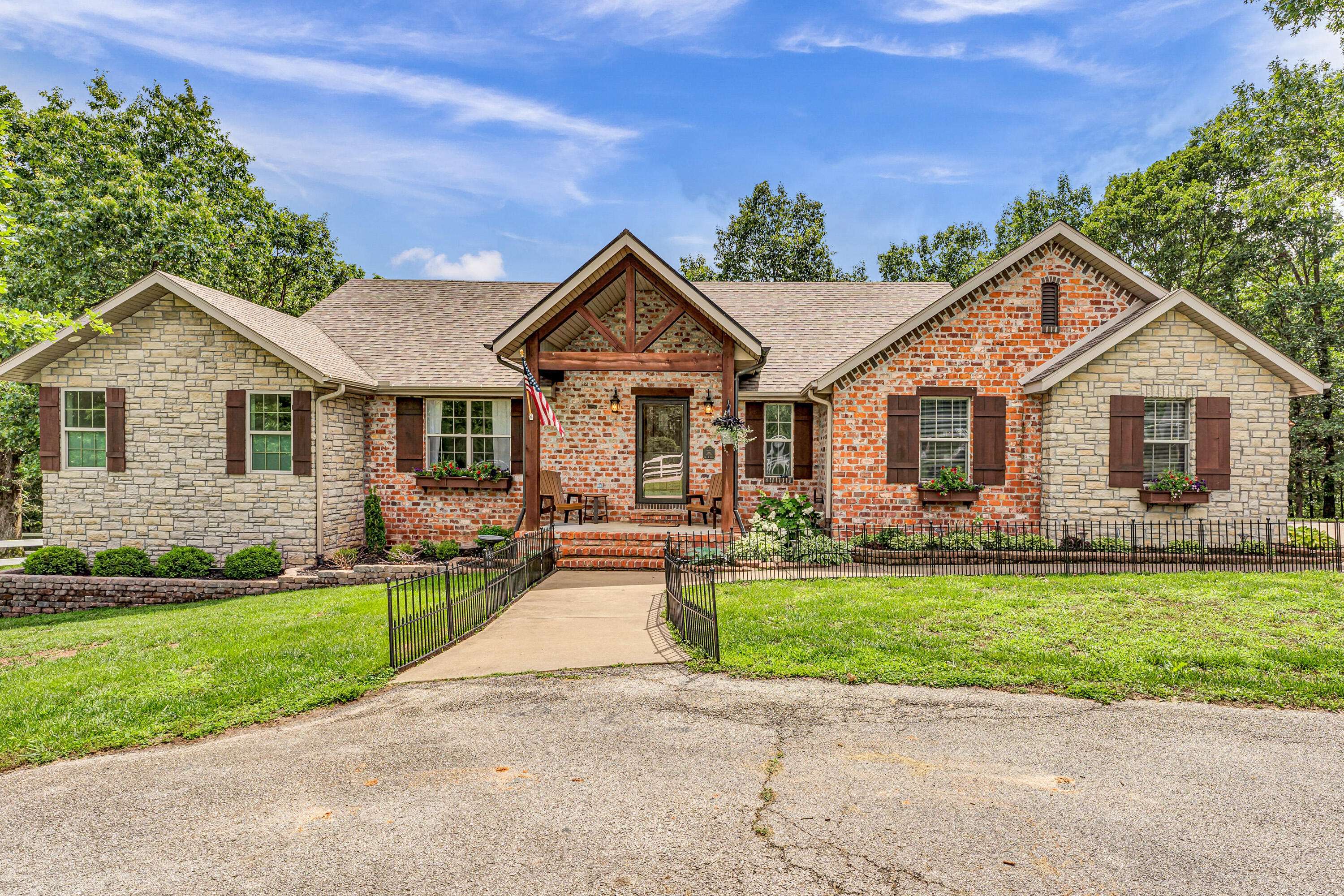 2029 Moon Valley Road, Ozark, MO 65721