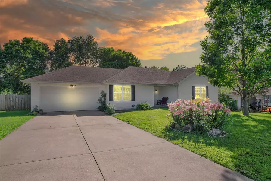 113 Holly Ridge Road, Willard, MO 65781