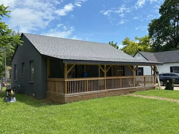 Aurora, MO 65605,317 W Pleasant Street
