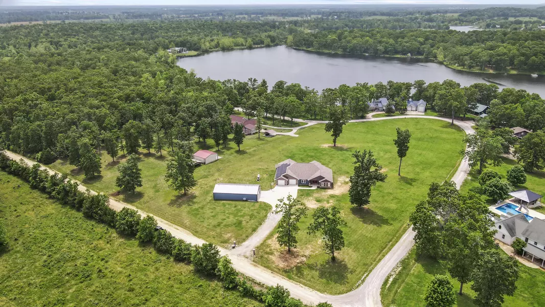 5714 Private Road 8072, West Plains, MO 65775