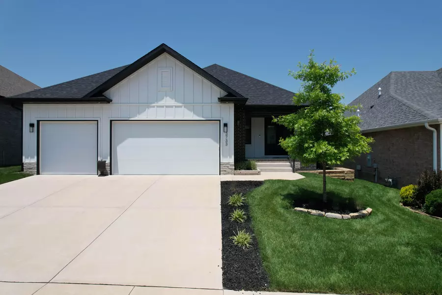3733 E Hutcheson Avenue, Springfield, MO 65802