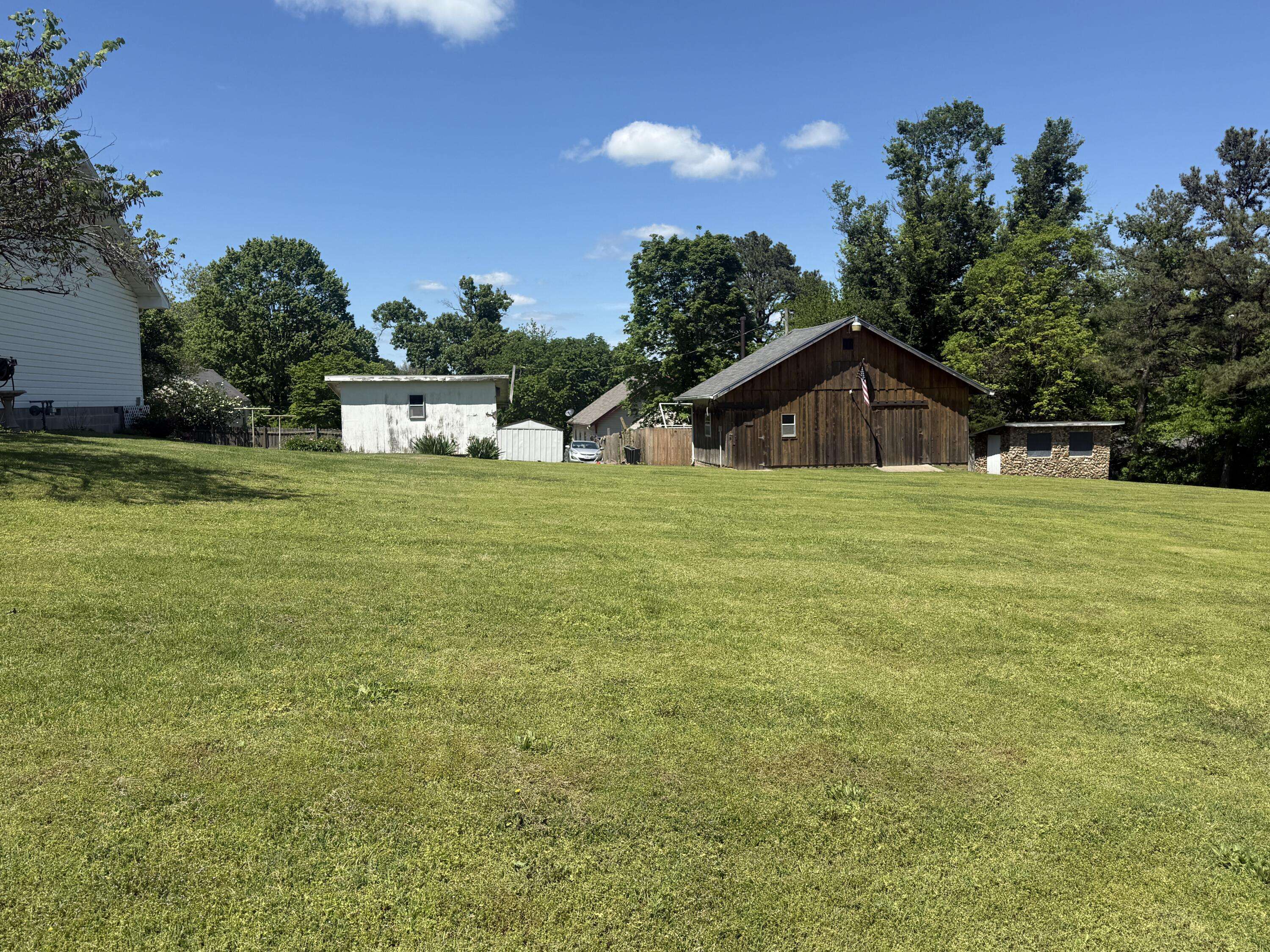 Neosho, MO 64850,506 E Glenview Street