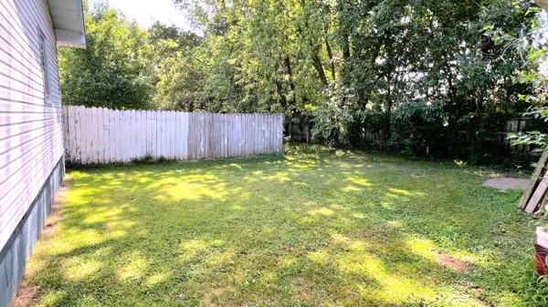 Monett, MO 65708,113 Circle Drive