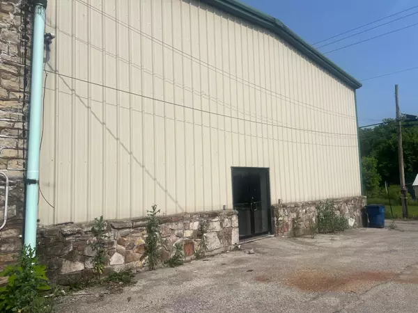 Mammoth Spring, AR 72554,305 Main Street