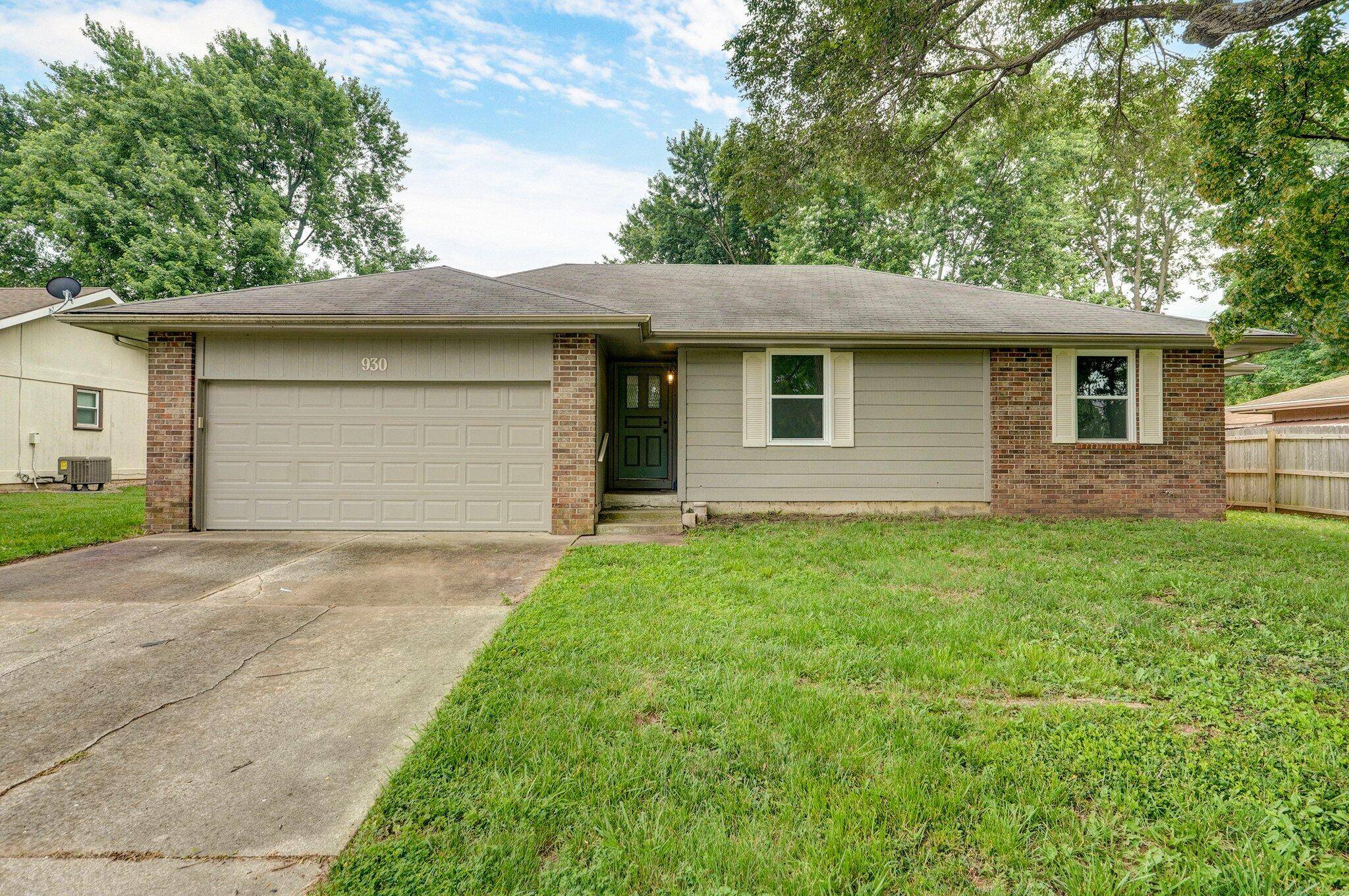 930 W Sunset Street, Springfield, MO 65807