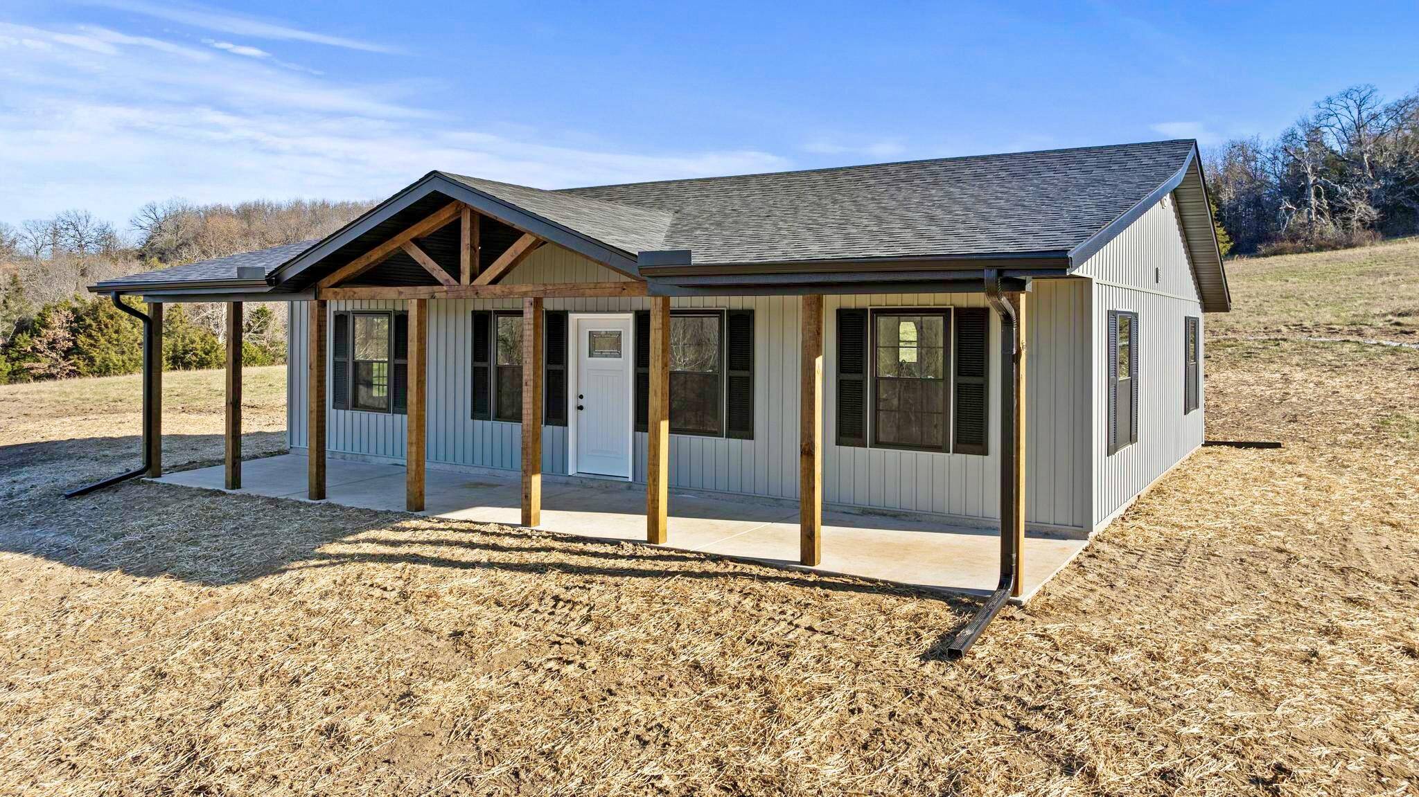 2250 Old London Lane, Mansfield, MO 65704