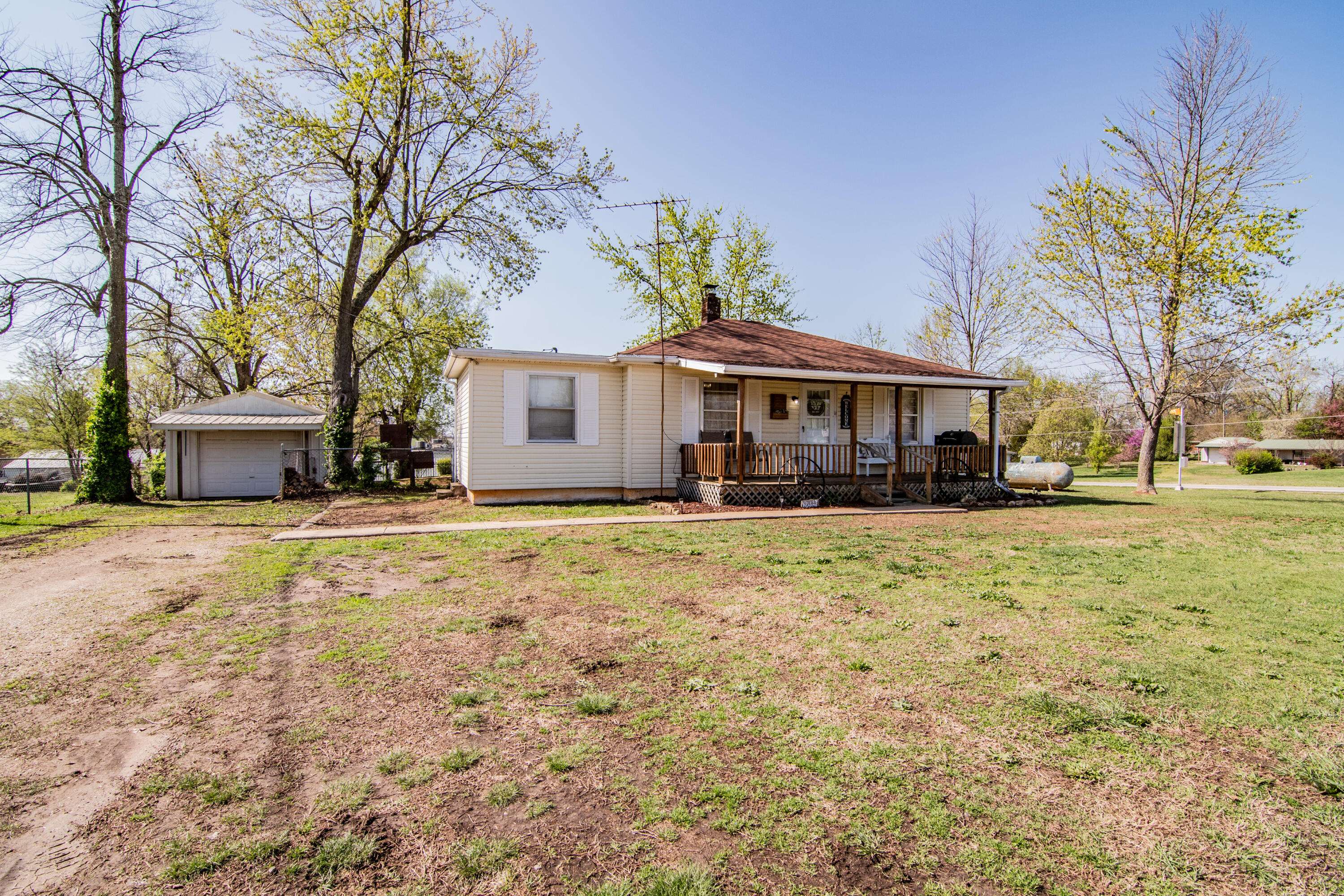317 W 1st Street, Miller, MO 65707