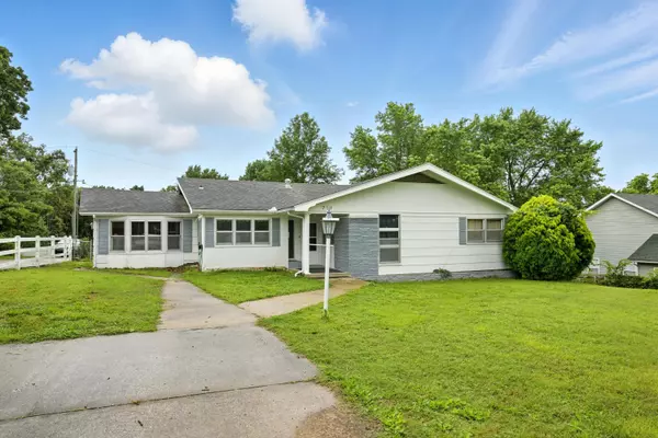 Neosho, MO 64850,711 W South Street