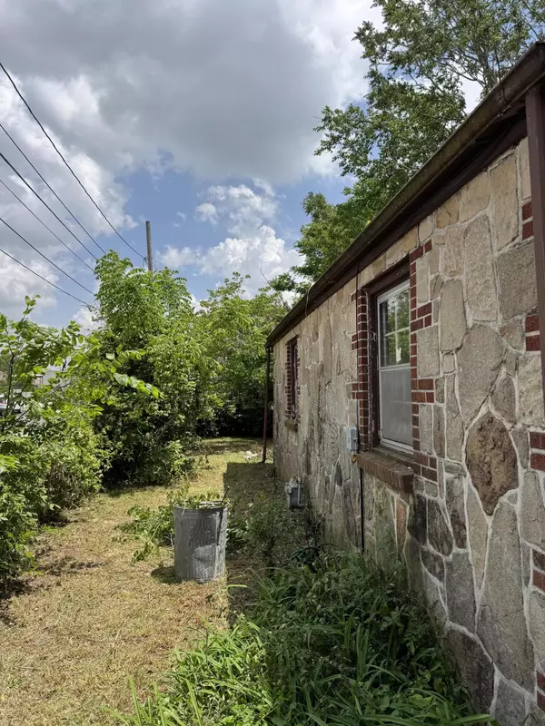 Springfield, MO 65803,612 W Pacific Street