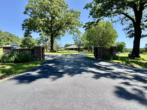 Long Lane, MO 65590,140 State Highway V