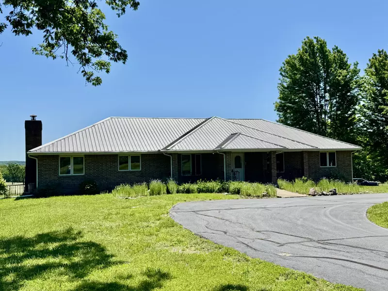 140 State Highway V, Long Lane, MO 65590