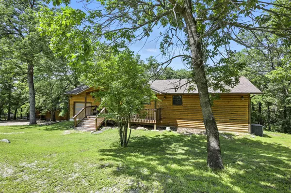 Golden, MO 65658,22562 Air Park Drive