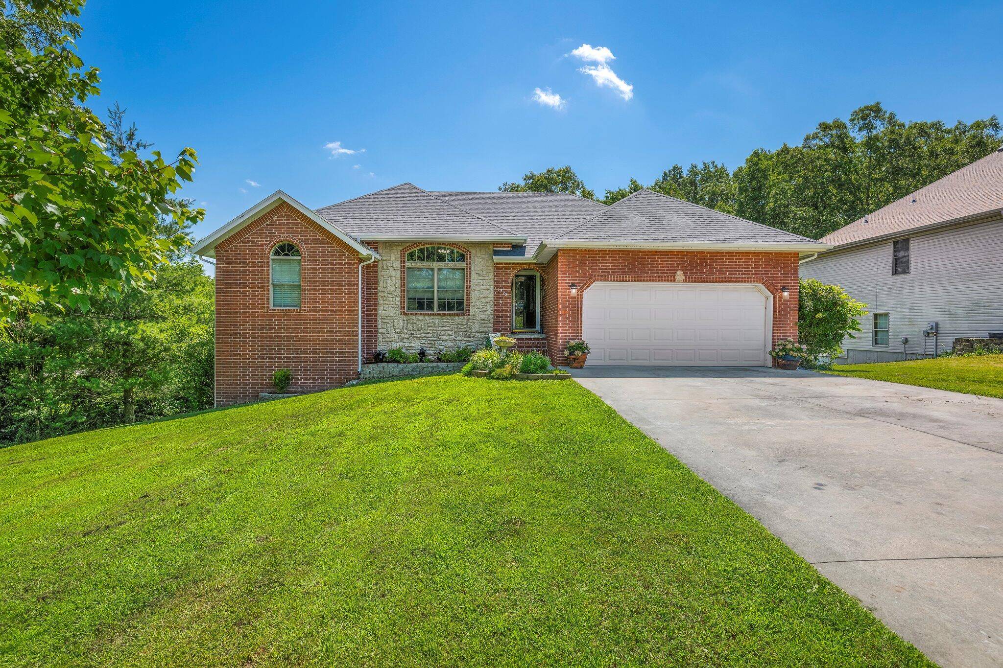 1528 N Marshall Street, Marshfield, MO 65706