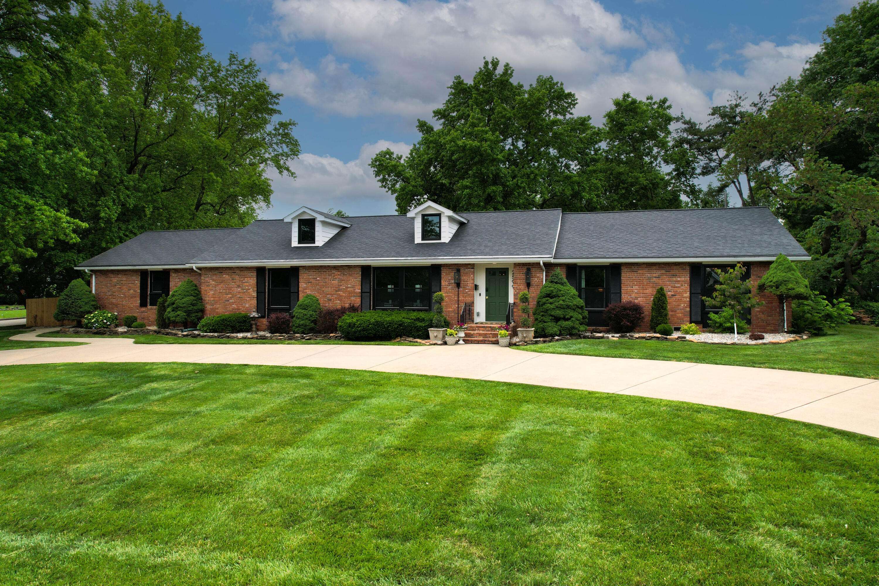 Springfield, MO 65804,2599 S Skyline Drive