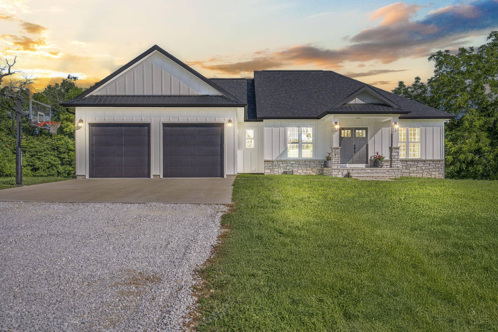 225 Maggie Hill Drive, Crane, MO 65633