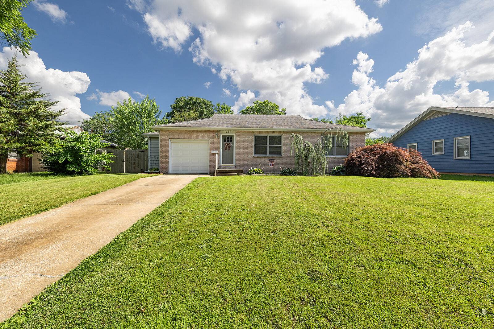 1704 E Latoka Street, Springfield, MO 65804