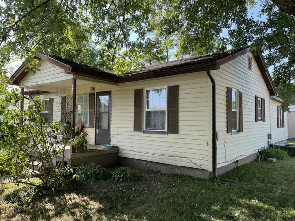 Seymour, MO 65746,424 W Park Street