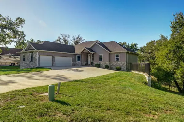 738 Rippling Creek Road, Nixa, MO 65714