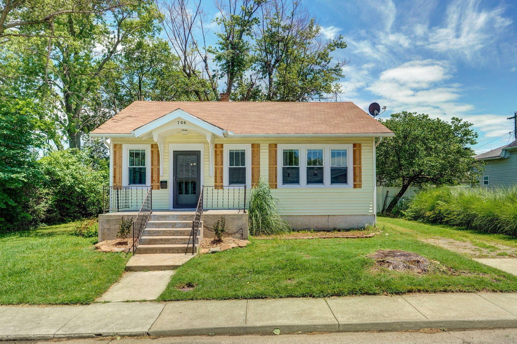 706 S Hickory Street, Mt Vernon, MO 65712