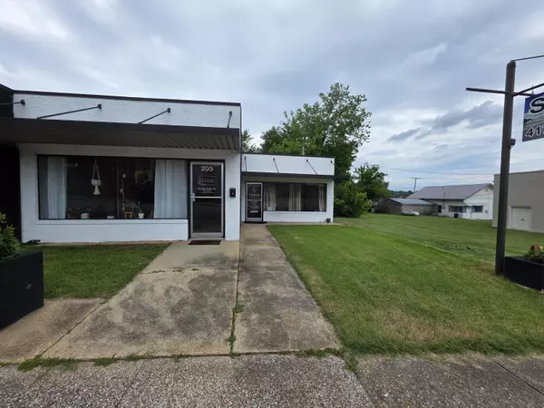 West Plains, MO 65775,205 E Main Street