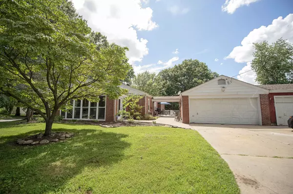 Springfield, MO 65807,825 E University Street