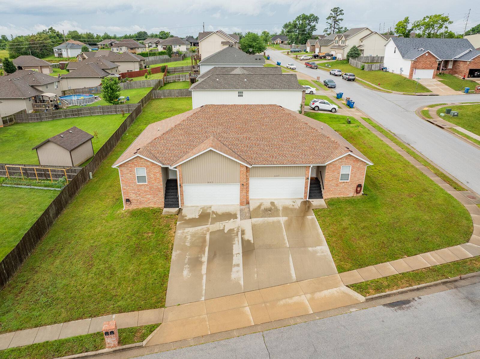 805-807 W Windmill Drive, Ozark, MO 65721