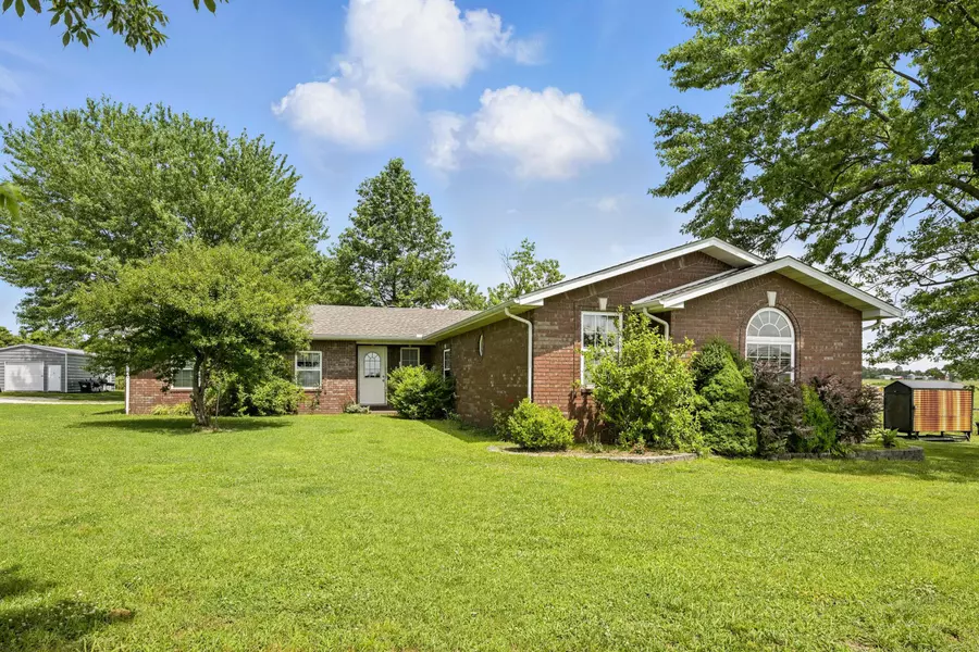 7 Lawrence 2200, Wentworth, MO 64873