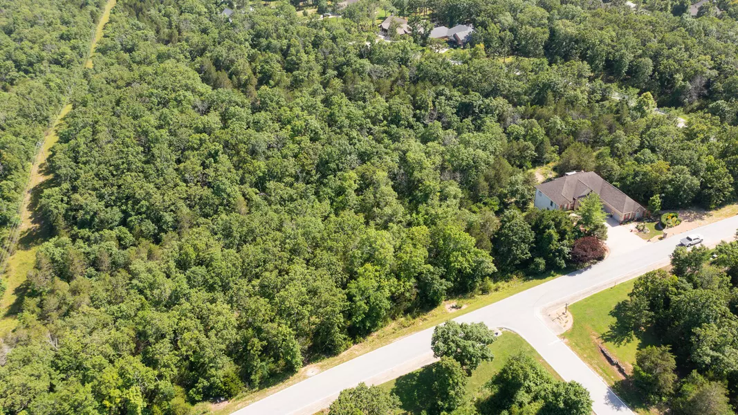 000 Fox Hollow Road, Reeds Spring, MO 65737