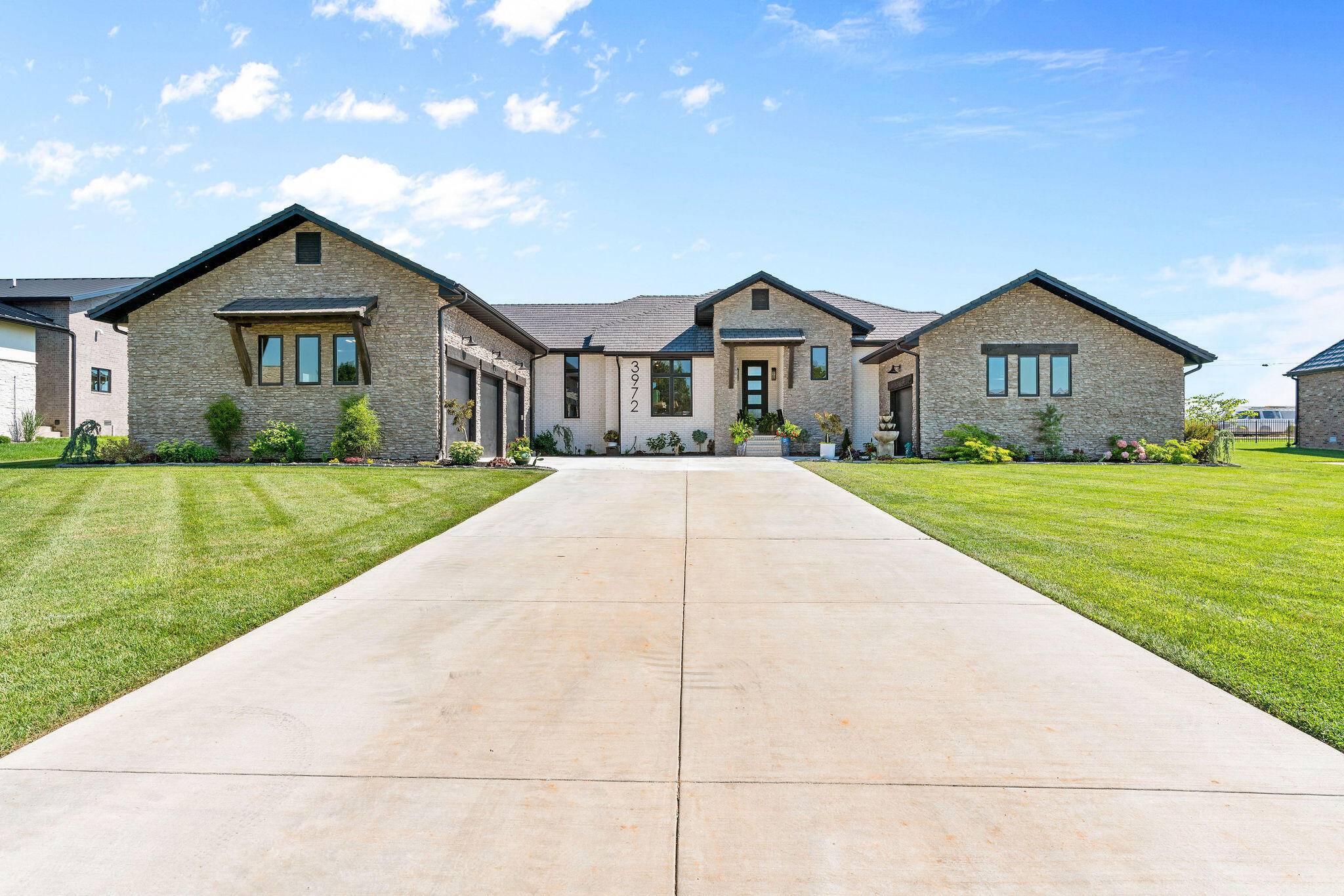3972 E Dunrobin Drive, Springfield, MO 65809