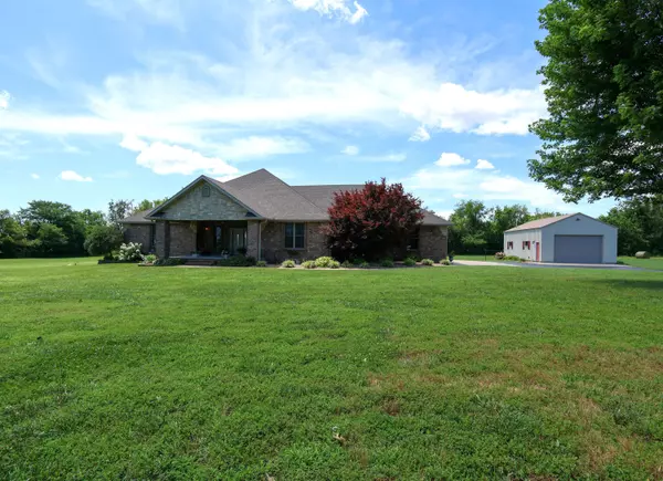 6092 W Farm Road 114, Springfield, MO 65802