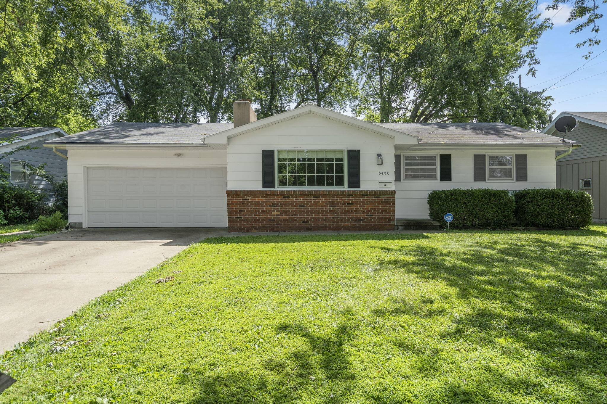 2558 S Nettleton Avenue, Springfield, MO 65807