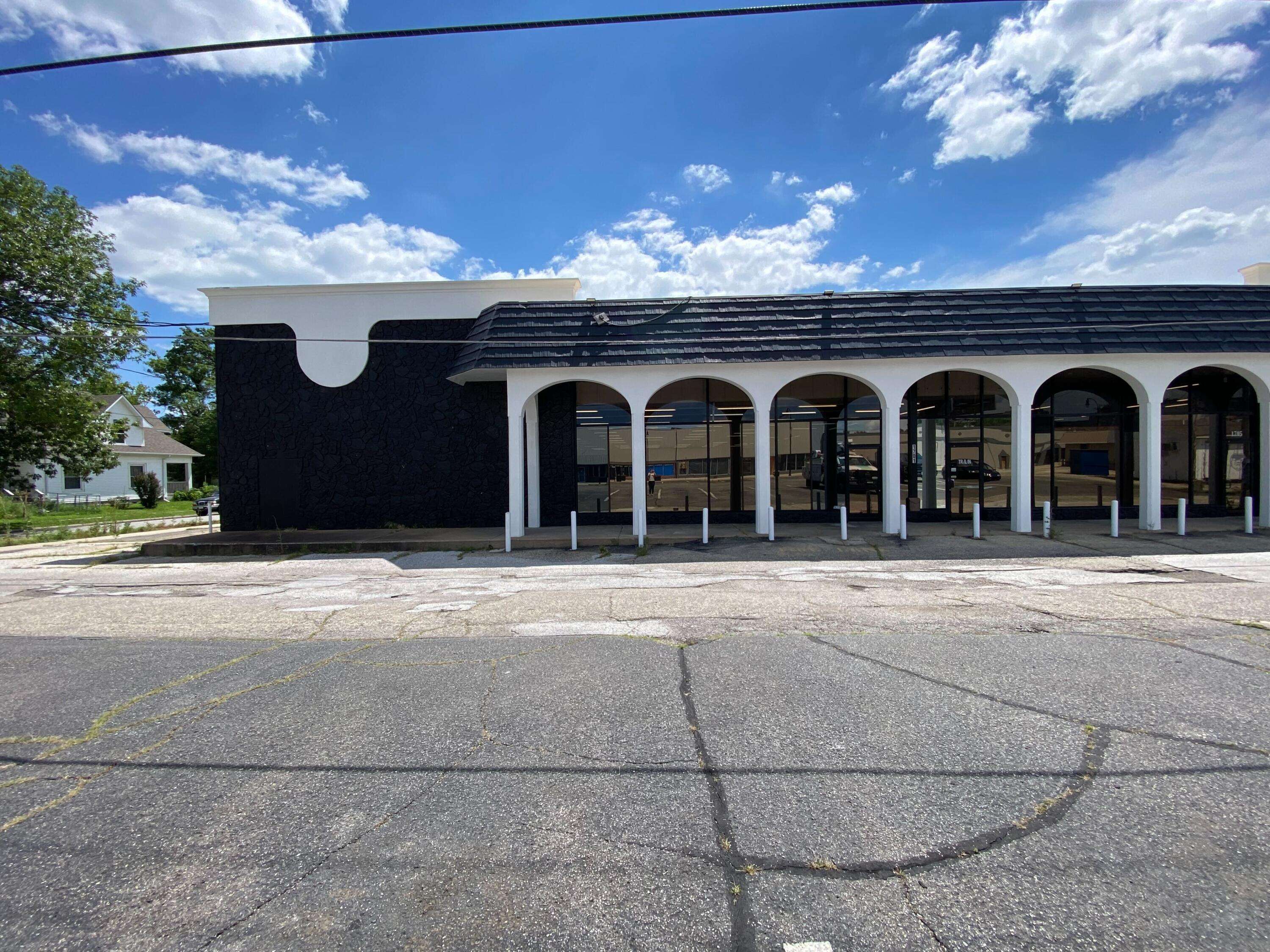 1701 S Main Street Street, Joplin, MO 64804