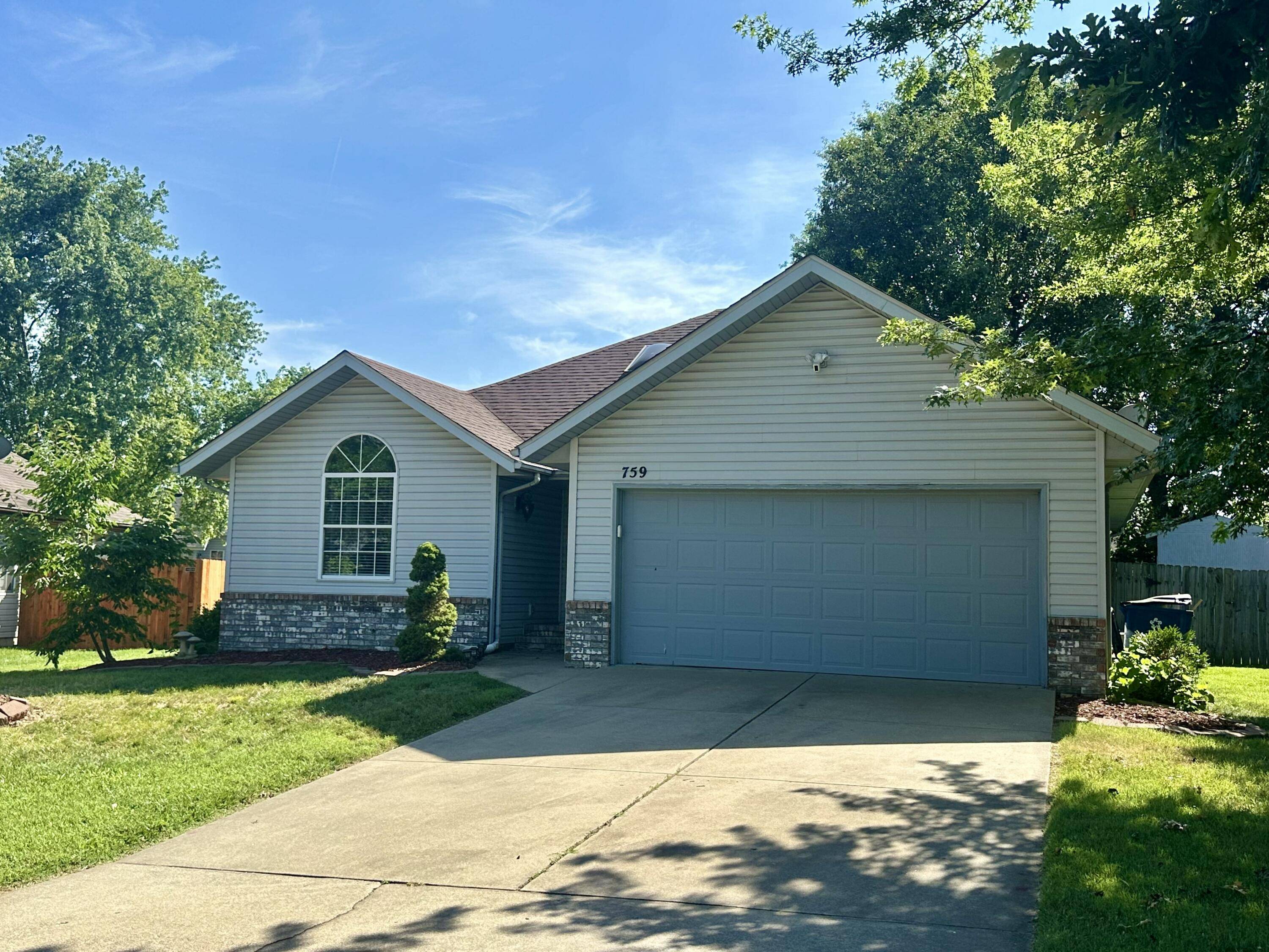 759 S Troy Avenue, Springfield, MO 65802