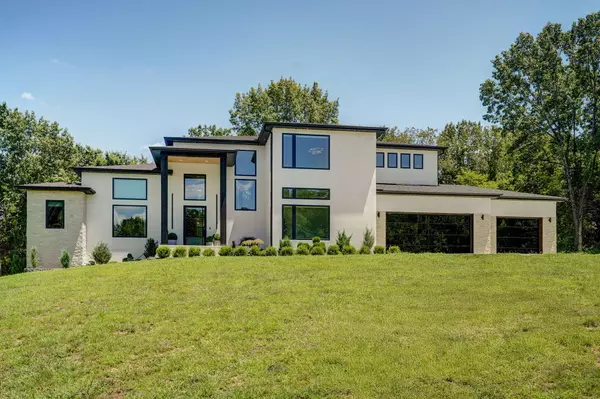 104 Walnut Hill Lane, Ozark, MO 65721