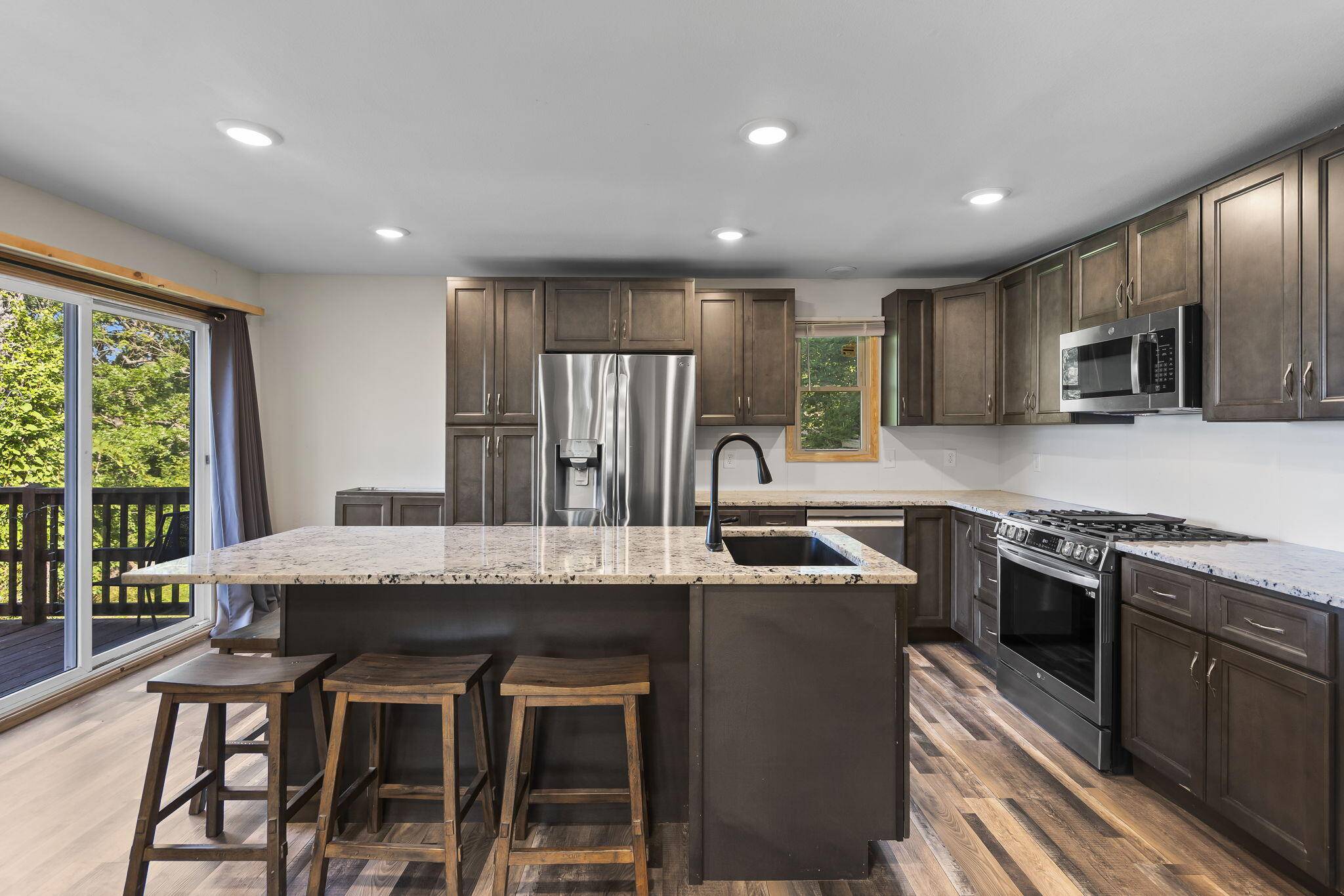 594 Labradore Lane, Lampe, MO 65681
