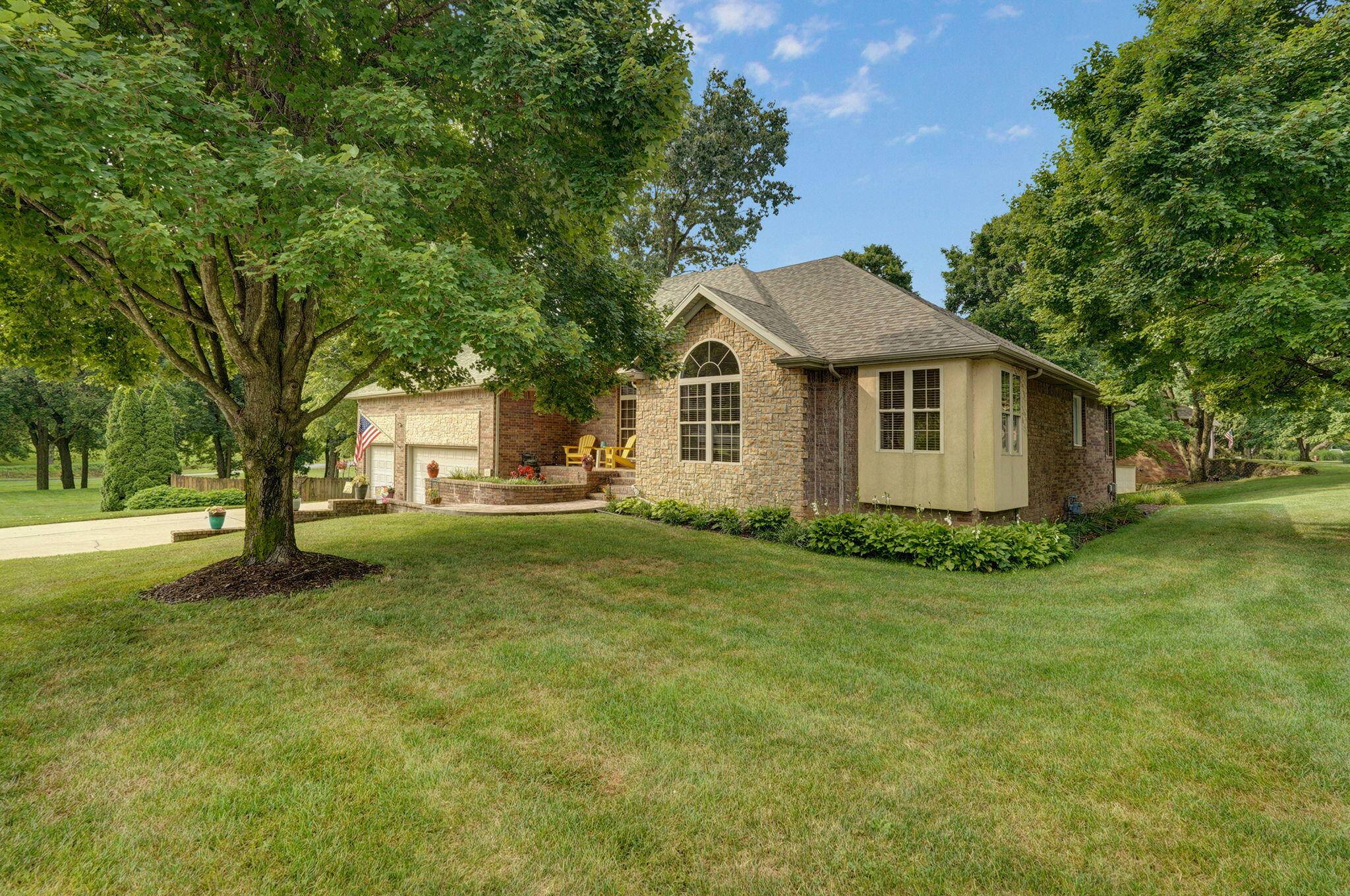 2510 W Scenic Drive, Ozark, MO 65721