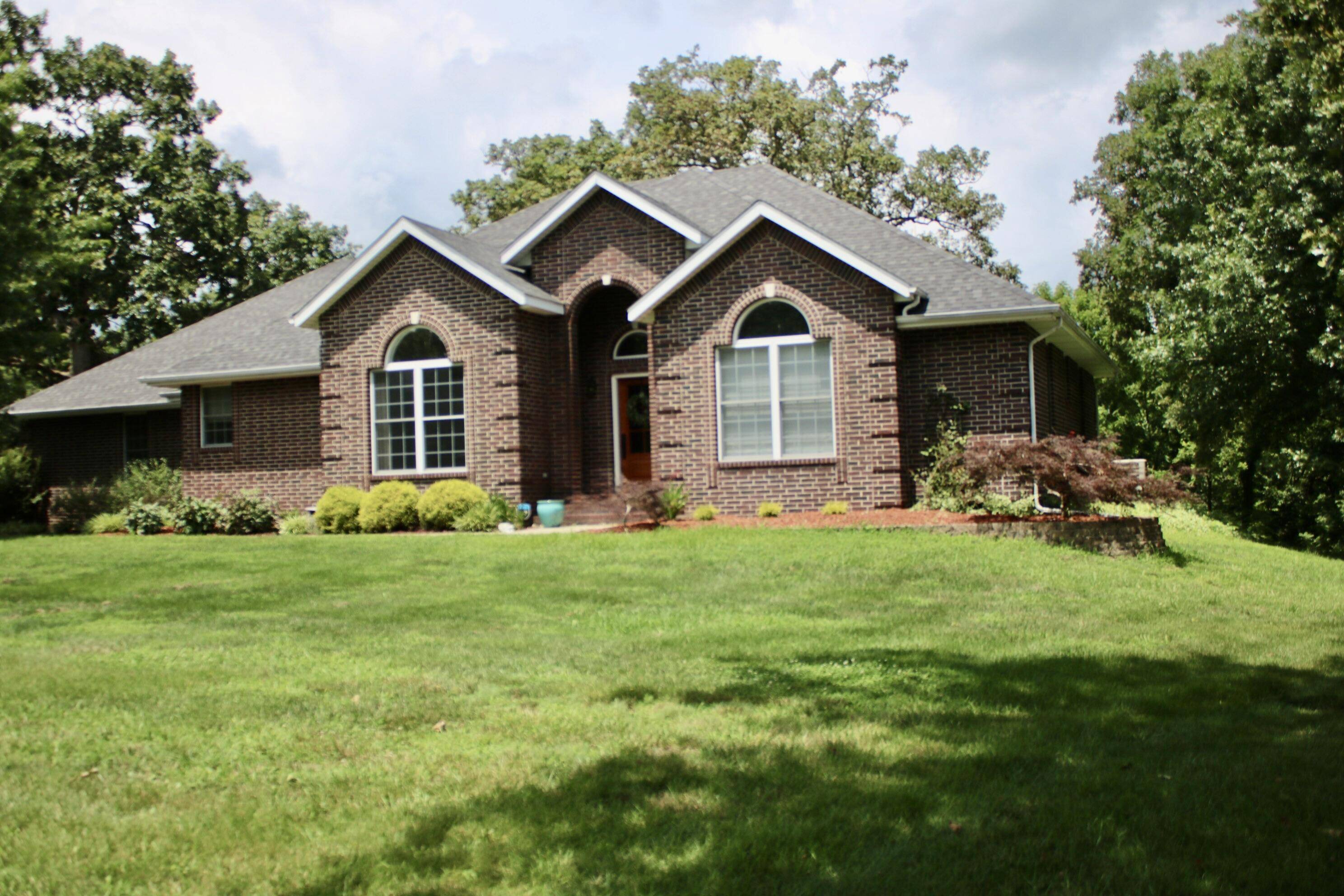 1663 W Riverfork Drive, Nixa, MO 65714
