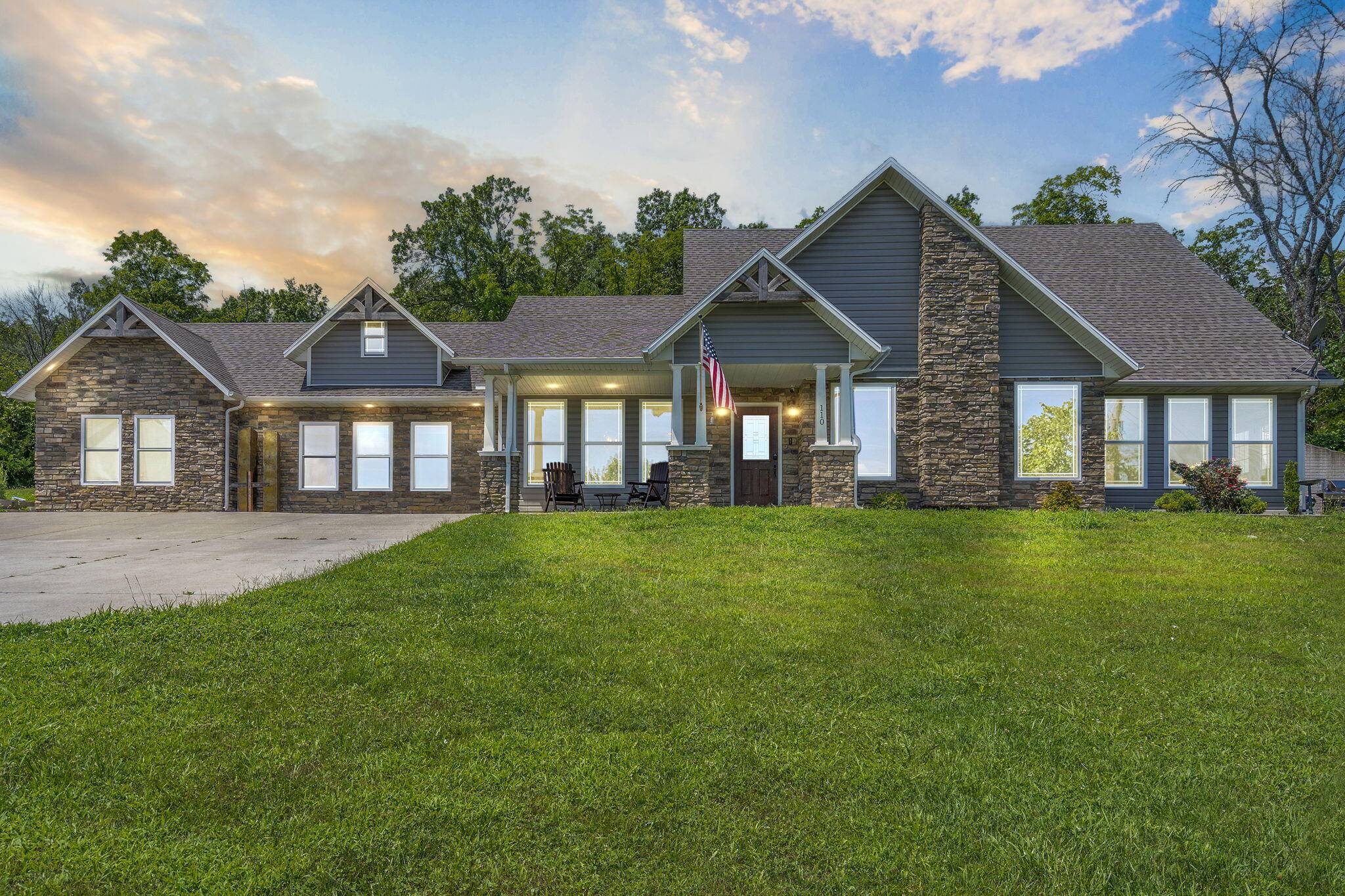 110 Craig Road, Walnut Shade, MO 65771