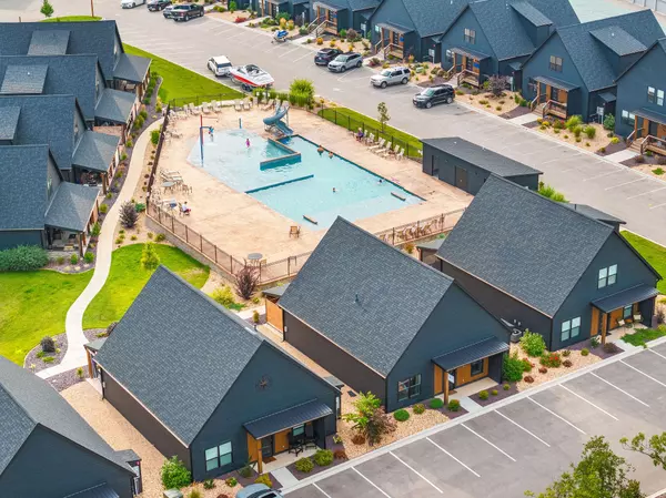 187 Poolside Pass #28, Hollister, MO 65672